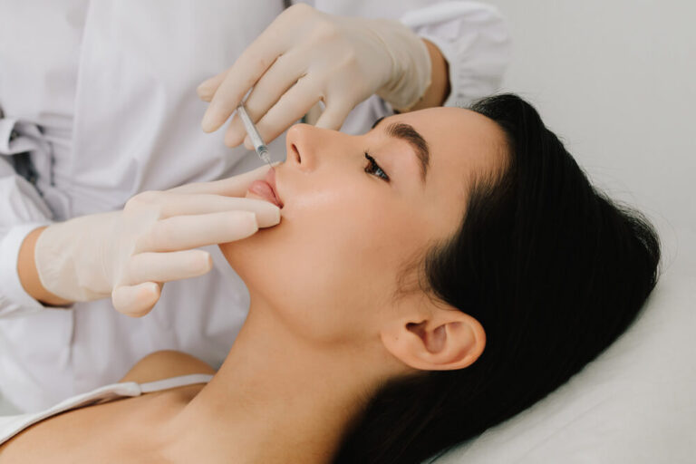 Wolumetria twarzy kwasem hialuronowym – efekty, bezpieczeństwo i pielęgnacja po zabiegu